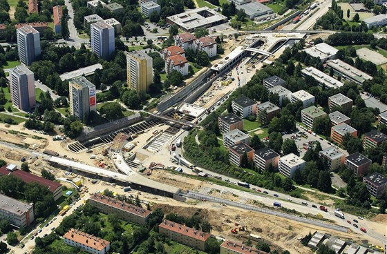 Stavba tunel a mimoúrovové kiovatky na brnnských ulicích Hradecká a Královopolská