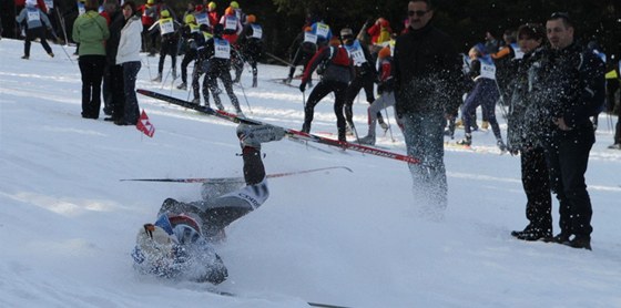 Nároné sjezdy, led a jinde hluboká krupice nebo beka vedly na Transjurassienne 2011 k astým pádm