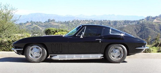 Z dražby Slashova majetku - Chevrolet Corvette z roku 1966
