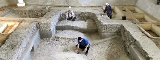 Mezivládní výbor pro svtové ddictví rozhodne o zápisu velkomoravského hradit na seznam UNESCO nejdíve v polovin roku 2015.