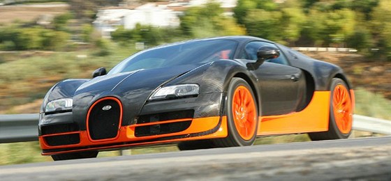 Žebříčku nejdražších aut světa spolehlivě vládne Bugatti Veyron Super Sport. Stojí padesát milionů korun