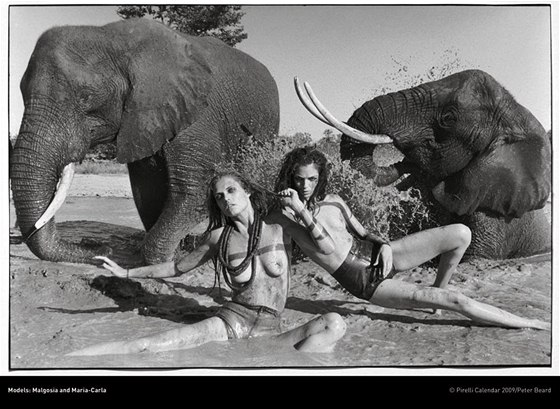 Ženy v kalendáři Pirelli pro rok 2009 jsou v podání fotografa Petera Bearda vyobrazeny jako stvoření zrozená z lůna přírody.