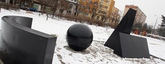 Koule na Habrmannově náměstí v Plzni-Doubravce