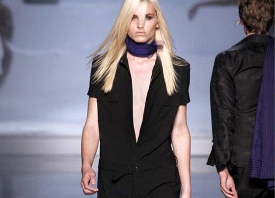 Australsk model srbskho pvodu Andrej Pejic na pehldce J. P. Gaultiera