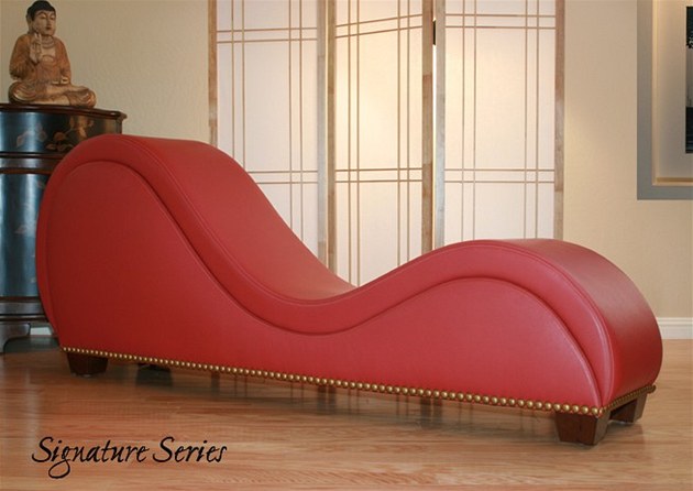 Fotogalerie: Pohovka Tantra Chair se prodává na internetu za v přepočtu za  27 tisíc korun