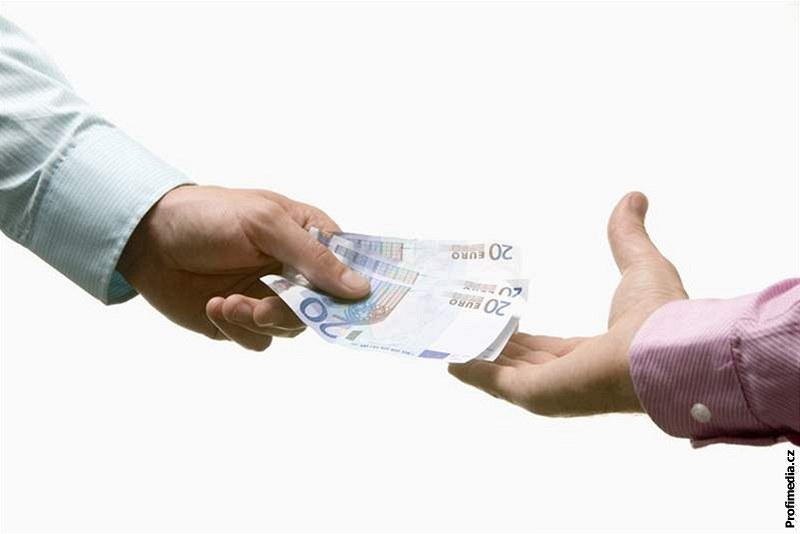 SÁZKA�SKÉ GANGY. V sou�asné dob� neexistuje moc mechanism�, které by odhalily spolupráci sportovc� se sázka�skými gangy. MOV to chce zm�nit.