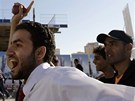 Bahrajntí demonstranti se vracejí na Perlového námstí (19. února 2011)