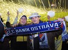 Rok 2009: takto oslavovali fanou�ci Ban�ku Ostravy v�hru na stadionu Bazaly.