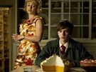 Helena Bonham Carterová a Freddie Highmore ve filmu Toast (2010)