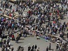 Na káhirském námstí Tahrír se i v sobotu sely tisíce lidí.