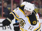 Tom Kaberle v dresu Bostonu Bruins.