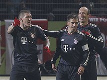 OSLAVA. Hri Bayernu Mnichov slav branku Bastiana Schweinsteigera (vlevo) v utkn s Mohu.