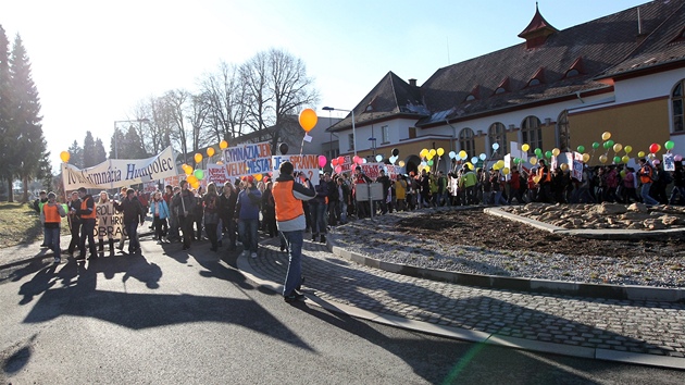 Studenti v Humpolci protestovali proti ruení gymnázií.