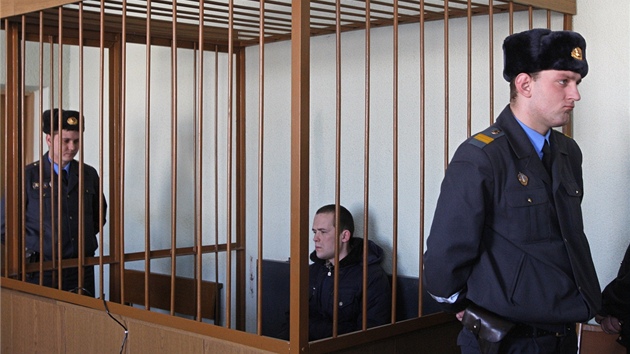 Vasilij Parfjankov u soudu v Minsku (17. února 2011)