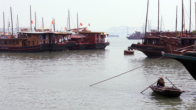 Lod v zátoce Ha Long