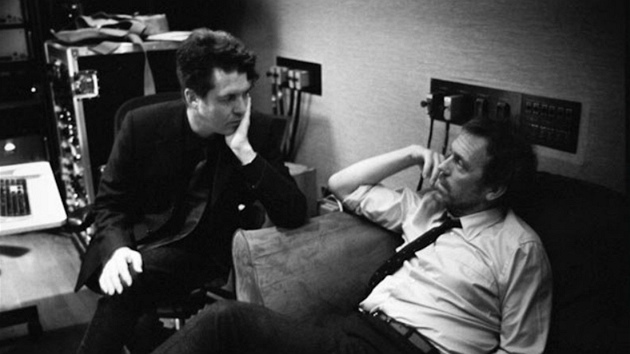 Producent Joe Henry a herec Hugh Laurie při práci na albu Let Them Talk