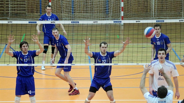 Momentka z duelu Kladno (v modrém) - Odolena Voda.