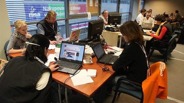 Redakce oficiálního vstníku olympiády mládee v Liberci.