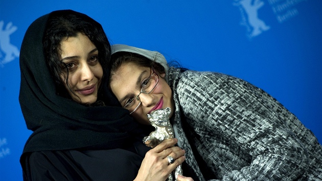 Berlinale 2011 - vítězky ženské herecké kategorie z íránského filmu Rozchod...