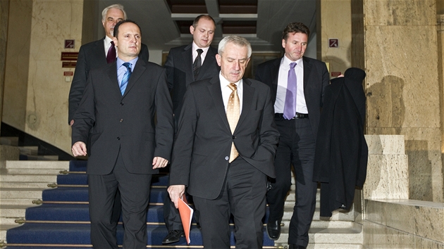 Ministr zdravotnictví Leo Heger jde jednat s lékaskými odbory.