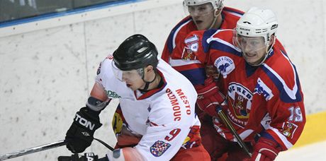 SMRTÍCÍ ÚDER. Hokejisté Havlíkova Brodu v tetím zápase tvrtfinálové série proti Olomouci zasadili hostm tvrdý direkt. Vítzný gól na 3:2 vstelili v ase 59:27.