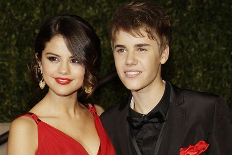 Justin Bieber a Selena Gomezová (2011)