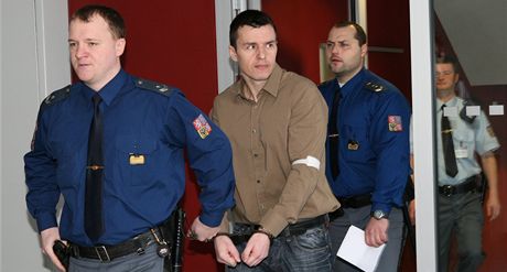 Miroslav Sedláek, kterého olomoucký krajský soud poslal do vzení na 14,5 roku za pokus o vradu, útok na veejného initele a kráde.
