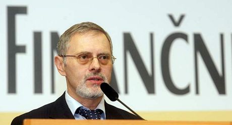 Robert Holman, bývalý len bankovní rady eské národní banky bude radit prezidentu Klausovi.