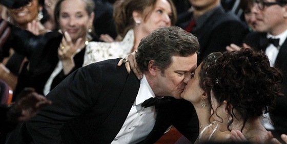 Polibek roku patrně dala po zisku Oscara Colinu Firthovi jeho manželka. 