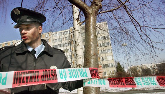 Policie nala pi velké pátrací akci krom podezelých i hledaných lidí také mrtvolu bezdomovce ve spacím pytli. Pod mostem ve Slezské Ostrav leela u delí dobu. (Ilustraní snímek)