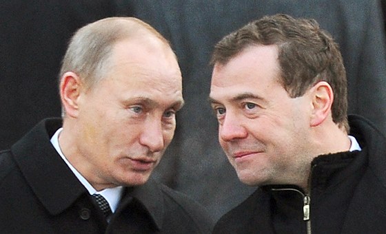 Ruský premiér Vladimir Putin a prezident Dmitrij Medvedv
