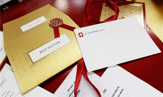 Tyto obálky budou do 27. února ukrývat jména vítězů Oscarů 2011.