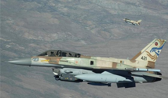 Letoun F-16 ve verzi Sufa - izraelská verze jedné z nejrozíenjích stíhaek