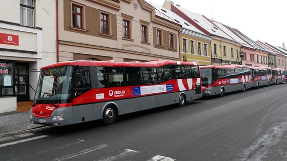 Nové nízkopodlaní autobusy nahradily vyslouilé karosy