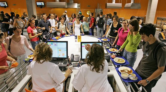 Studenti si piplatí, jídlo v menzách zdrailo. Ilustraní foto