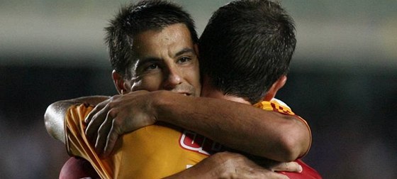 eský útoník Milan Baro (vlevo) zachránil týmu Galatasaray v prvním duelu se Lvovem dvma góly alespo remízu.