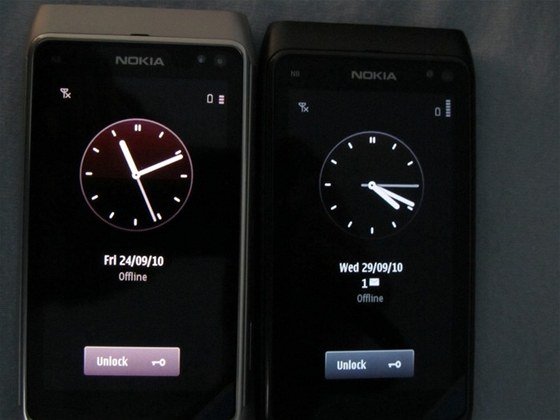 Nokia N8 - msto jasn ern je zobrazena tmav erven