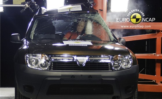 Crashtesty Euro NCAP únor 2011 - Dacia Duster