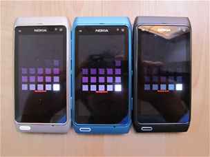 Nokia N8 - rozdly v podn barev jsou u jednotlivch kus jasn patrn