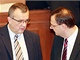Ministr financ Miroslav Kalousek pi debat s premirem Petrem Neasem v Poslaneck snmovn.