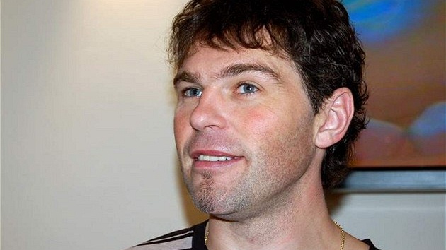 Jaromíra Jágra eká v dresu Omsku premiéra na domácím led.