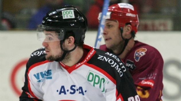 Vlevo je Jan Lattner ze Znojma, za ním jihlavský Pavel Stank.