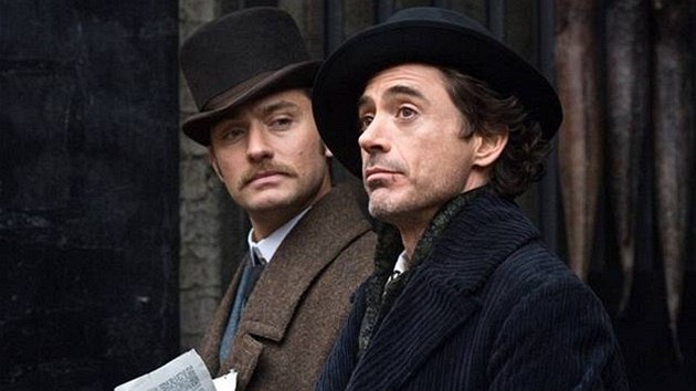 Holmes a Watson. Pár lidí prý napadlo, e by mohli mít intimní vztah...