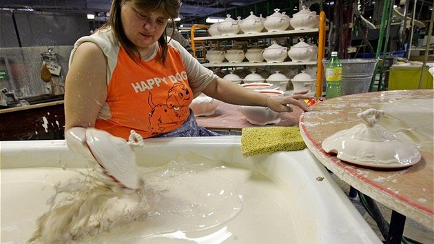 Karlovarský porcelán, a.s. Porcelánka v Kláterci nad Ohí. 