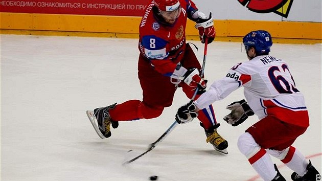 PRÁSK! Alexandr Ove�kin pálí, ale gól z toho nebude. Rusko ve finále mistrovství sv�ta na bojovné �echy nesta�ilo