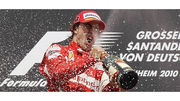 VÍTZ. Fernando Alonso z Ferrari se raduje z prvního místa ve Velké cen Nmecka.