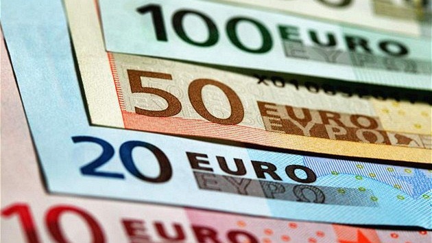 investice, euro, peníze
