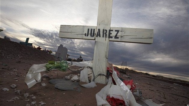 Kdysi to bylo msto plné ivota, dnes je to domov násilí a zkázy. Symbolický pomník mstu Ciudad Juárez