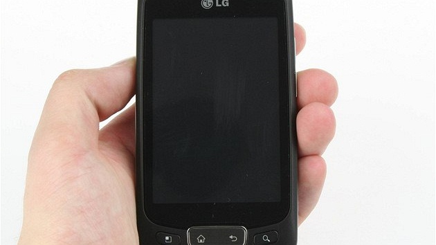 Recenze LG Optimus One telo