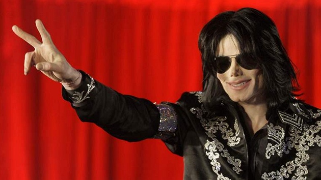 Michael Jackson na fotografii z leto�ního b�ezna